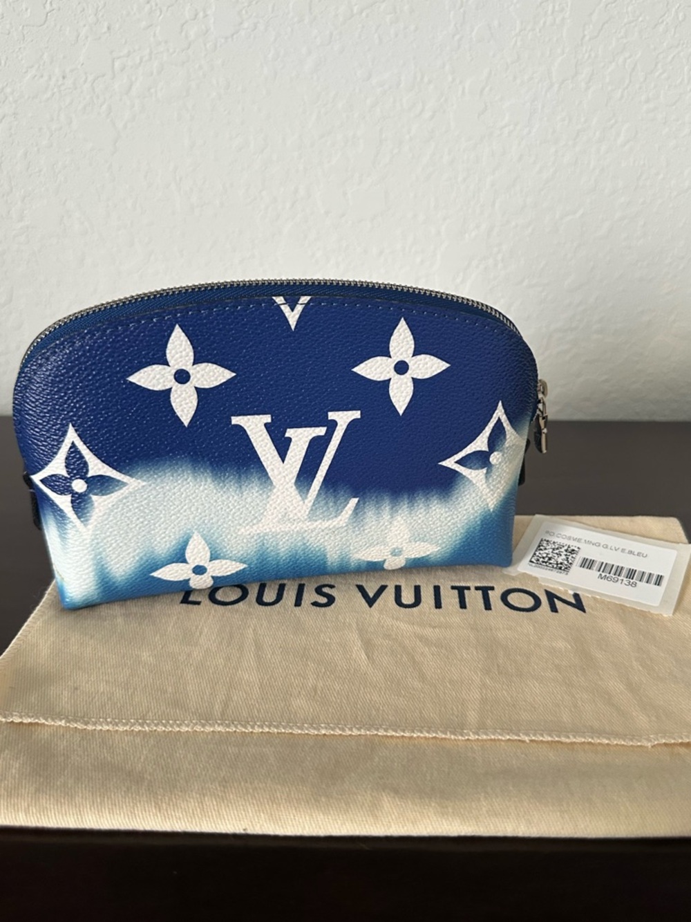 Louis Vuitton Monogram Giant Escale Cosmetic Pouch Blue/white RFID